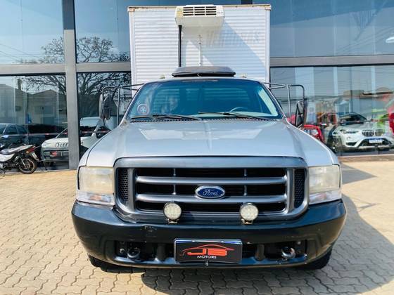 FORD F-250 3.9 XLT 4X2 CS DIESEL 2P MANUAL FORD F-250 3.9 XLT 4X2 CS DIESEL 2P MANUAL